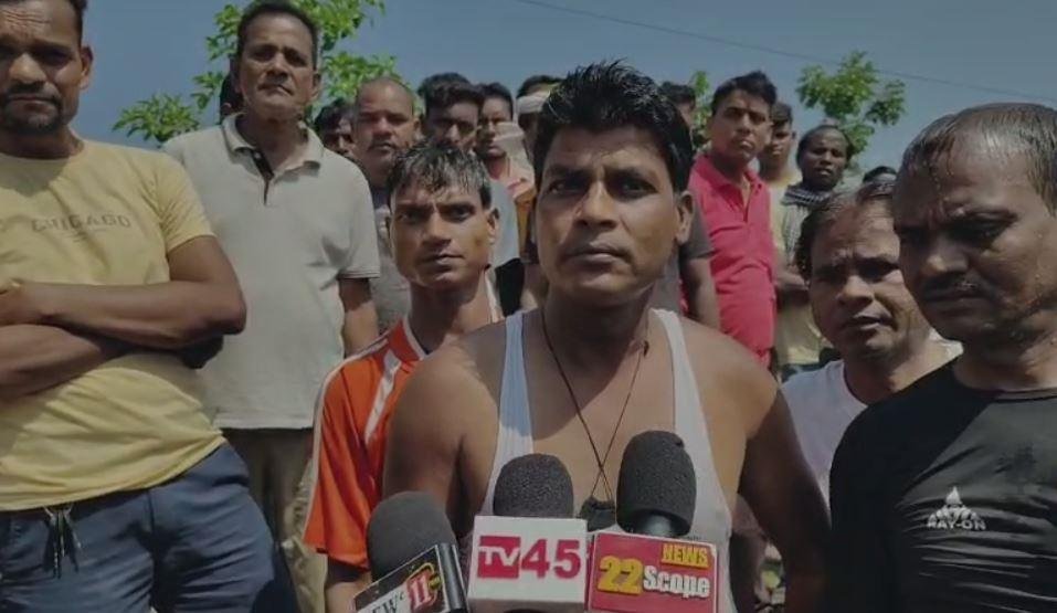 Bokaro : घटना के बारे में बताता ग्रामीण