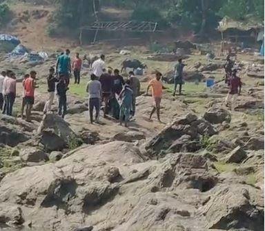 Ramgarh : शव मिलने से इलाके में मची सनसनी
