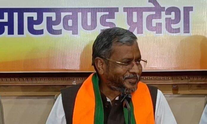 Breaking : डीजीपी नियुक्ति को लेकर सियासी संग्राम, बाबूलाल मरांडी ने खोल दी पोल...