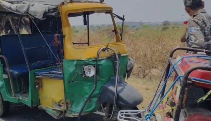 Giridih Accident : बाइक और ऑटो की आमने-सामने टक्कर, बच्ची समेत चार घायल...