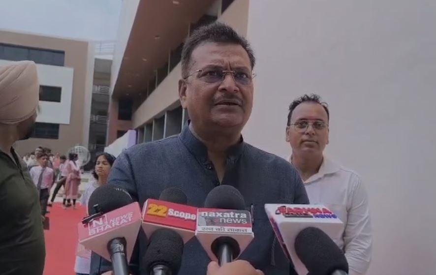 Hazaribagh : ऑल इंडिया रेटेड शतरंज प्रतियोगिता का सांसद मनीष जायसवाल ने किया उद्घाटन... Hazaribagh : मीडिया से बात करते सांसद मनीष जायसवाल