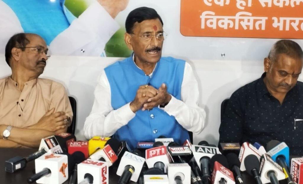 Ranchi : पीसी के दौरान सांसद संजय सेठ