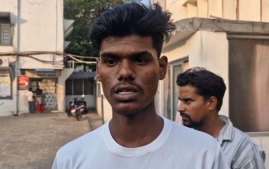 Jamshedpur : तेज रफ्तार हाइवा ने रौंदा, दो युवकों की दर्दनाक मौत चालक फरार... Jamshedpur : मामले की जानकारी देता परिजन