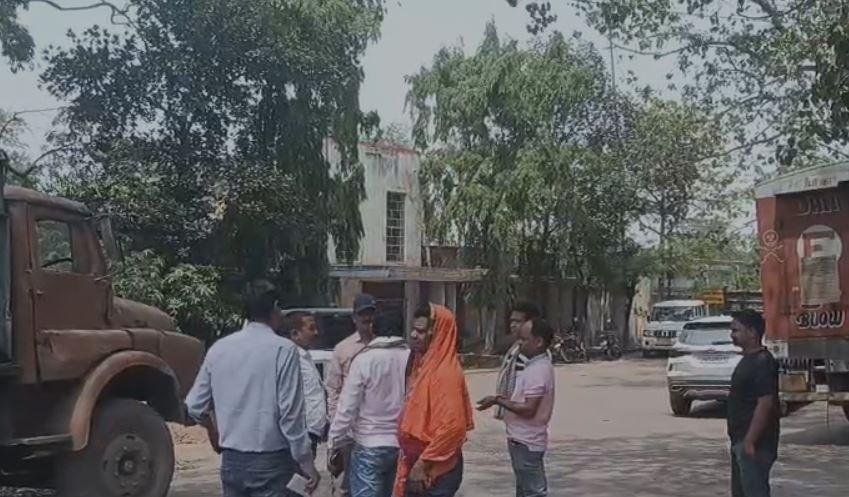 Breaking : छापेमारी से मची हड़कंप