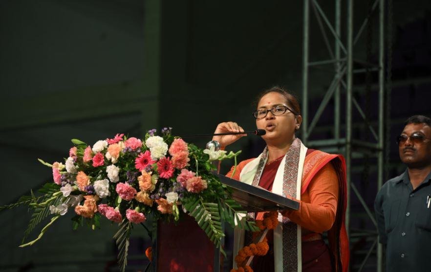 Ranchi : कार्यक्रम में बोलती मंत्री शिल्पी नेहा तिर्की