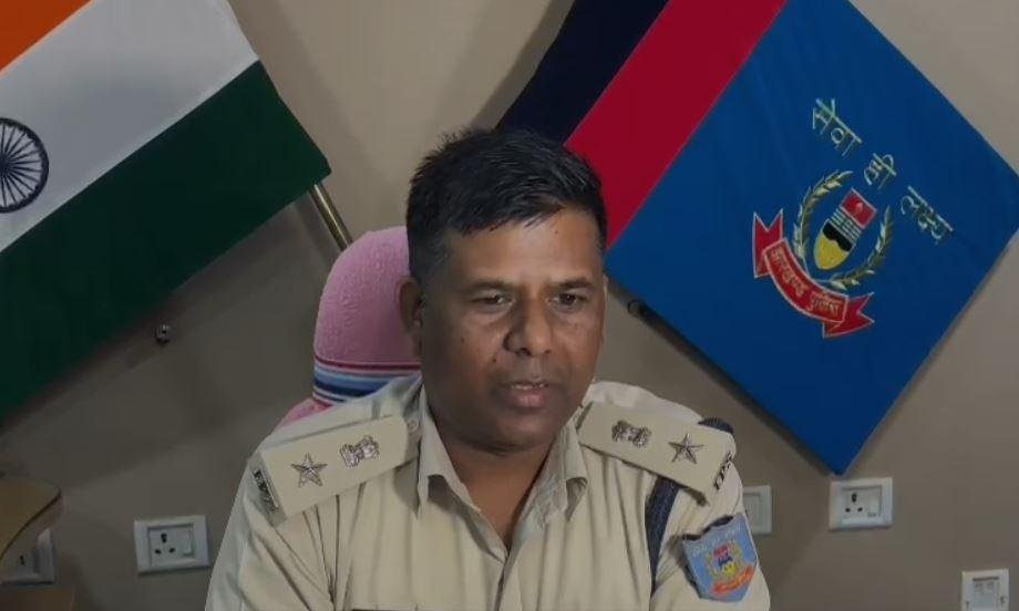 Ranchi Mock Drill : आज शाम 3 बजे से 7 बजे के बीच मेन रोड जाने से बचे, ये है कारण... Ranchi Mock Drill : मामले की जानकारी देते ट्रैफिक एसपी