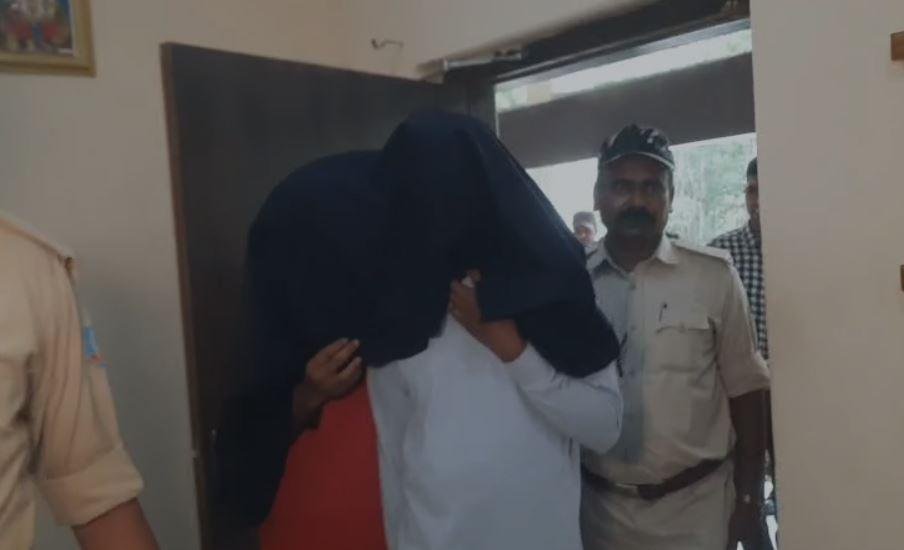 Chatra Crime : गिद्धौर में ब्राउन शुगर के साथ दो तस्कर धराए, अंतरजिला नेटवर्क का हुआ खुलासा... Chatra Crime : खूंटी से करते थे तस्करी