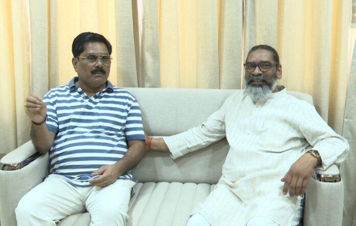 तच65 Breaking : सीएम हेमंत सोरेन ने मंत्री योगेन्द्र प्रसाद से की मुलाकात, जाना हाल...