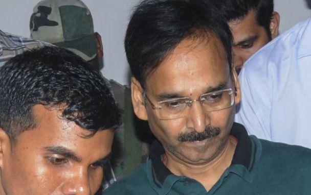 Liquor Scam : ACB ने आईएएस विनय चौबे से पूछताछ के लिए मांगी इतने दिनों की रिमांड...