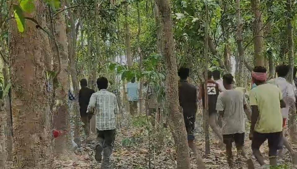Gumla : जुटी लोगों की भीड़