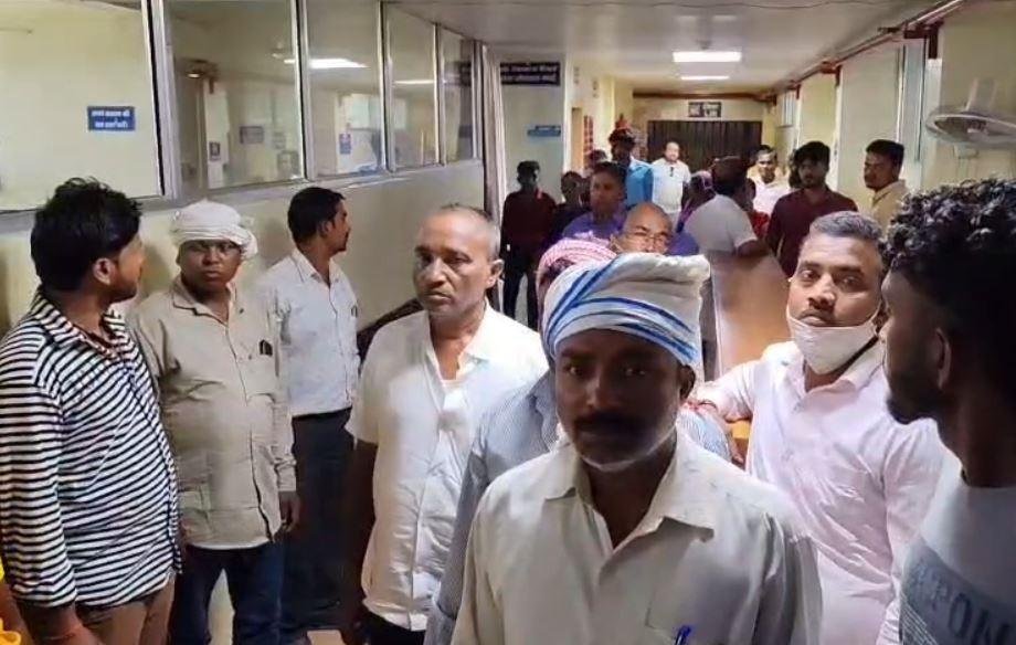 Dhanbad : आपसी विवाद में चली तलवार, दो परिवारों में खूनी खेल, आधा दर्जन घायल...