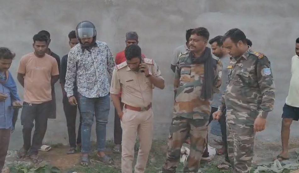 Bokaro Murder : हाईवे किनारे युवक की चाकू मारकर हत्या, जांच में जुटी पुलिस...