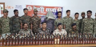 अवैध शराब लदे पिकअप वैन को पुलिस ने किया जप्त 