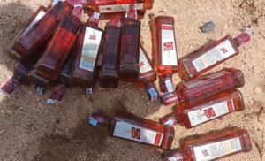 बालीडीह पुलिस की बड़ी कार्रवाई, डाक सेवा की गाड़ी से भारी मात्रा में विदेशी शराब बरामद, चालक गिरफ्तार