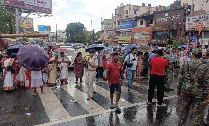 Jharkhand Band : हेमंत सोरेन हाय-हाय के नारो से गूंज उठा हिनू, 2.30 घंटे से लंबा जाम, एयरपोर्ट के...