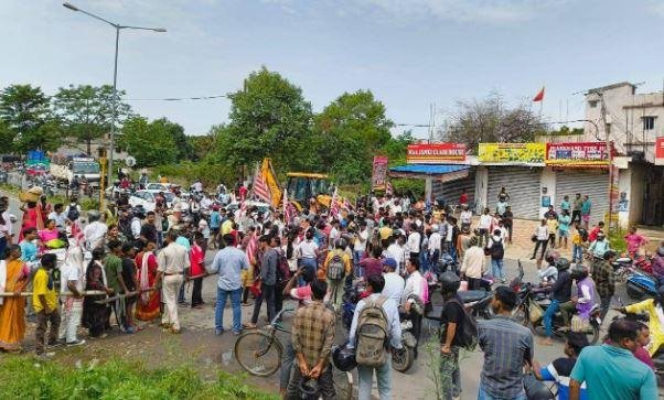 Jharkhand Band : सड़कों पर उतरे लोग, आदिवासी संगठनों का आज झारखंड बंद...