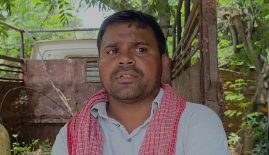 Bokaro : जानकारी देता चालक