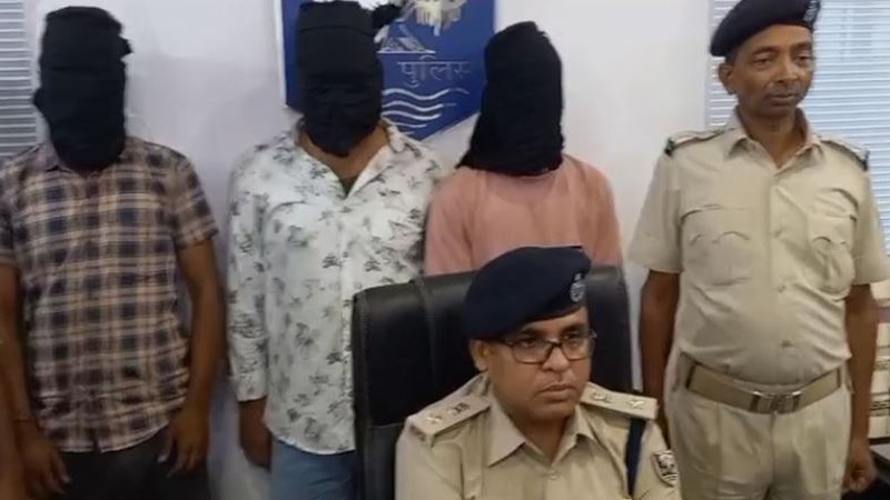 नौकरी दिलाने के नाम पर उगाही करने वाला गिरोह का भंडाफोड़, मुख्य आरोपी सहित 2 गिरफ्तार