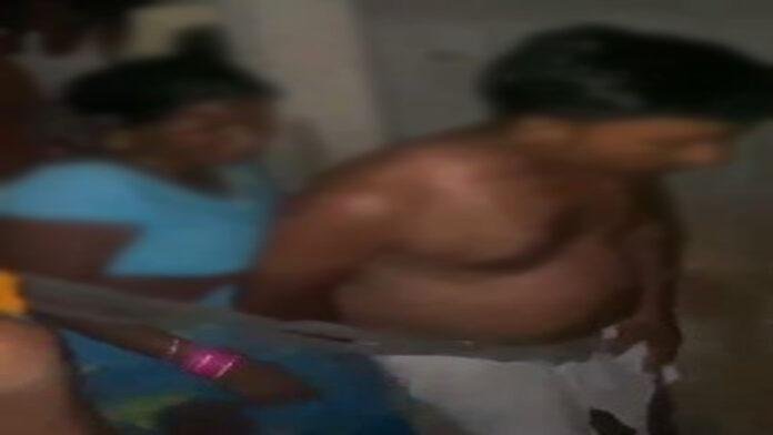 बिजली के पोल से बांधकर प्रेमी जोड़े की पिटाई, Video Viral, सामाजिक न्याय पर उठे सवाल