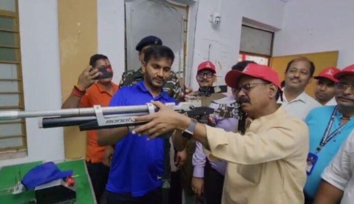 Hazaribagh में शूटिंग प्रतियोगिता का आयोजन, ओलंपिक खेलने की चाहत रखती हैं बेटियां...