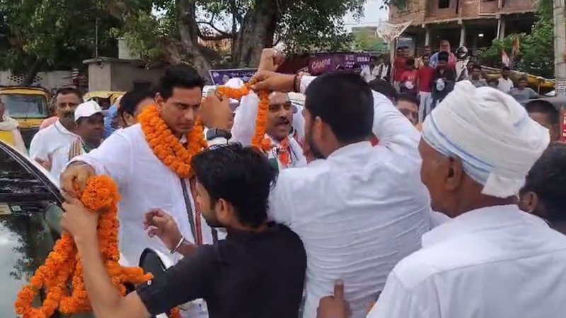 नौबतपुर में कांग्रेस नेता देवेंद्र यादव का भव्य स्वागत, समर्थकों में दिखा जोश, फिर हो गई...