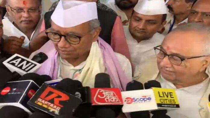 पटना में पहुंचे दिग्विजय सिंह, लालू और तेजस्वी से की मुलाकात, राजनीतिक अटकलें तेज