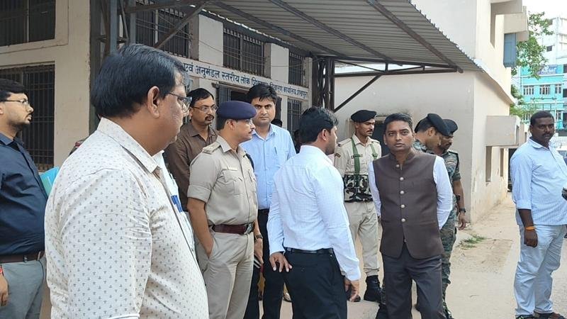 प्रमंडल आयुक्त ने कहा- 3 वर्ष से अधिक समय तक नहीं रह सकते विभाग में कार्यरत लिपिक