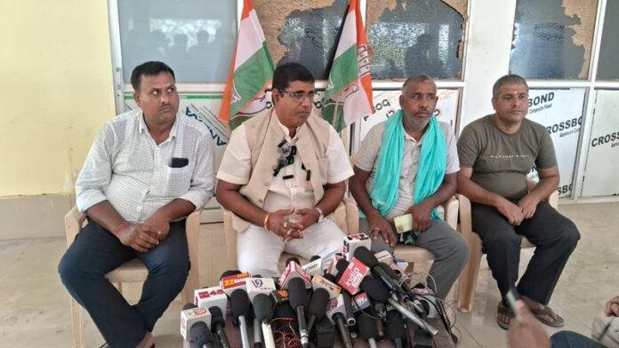 मुखिया मनोज कुमार ने कहा- कांग्रेस के टिकट पर टिकारी विधानसभा से लड़ना चाहते हैं चुनाव