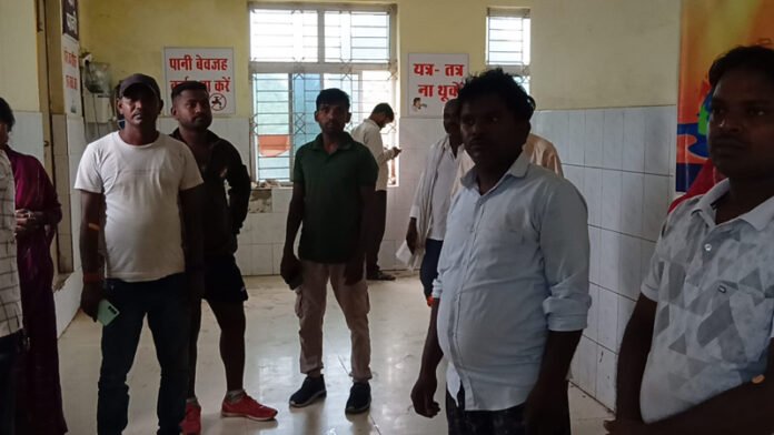 युवक को मारी गोली, हालत गंभीर, पूर्व में नामजद बदमाशों पर ही शक