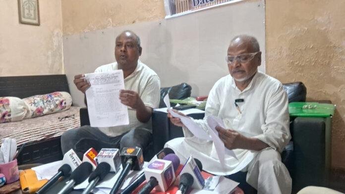 प्रभारी प्रिंसिपल व अध्यक्ष पर लगा स्कूल से पैसे का गबन करने का आरोप