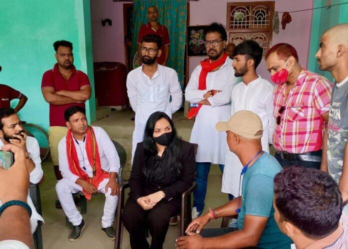 शिक्षा तो दूर सुरक्षा भी नहीं दे रही सरकार, पीड़िता के परिजनों को... शिक्षा तो दूर सुरक्षा भी नहीं दे रही सरकार, पीड़िता के परिजनों को...