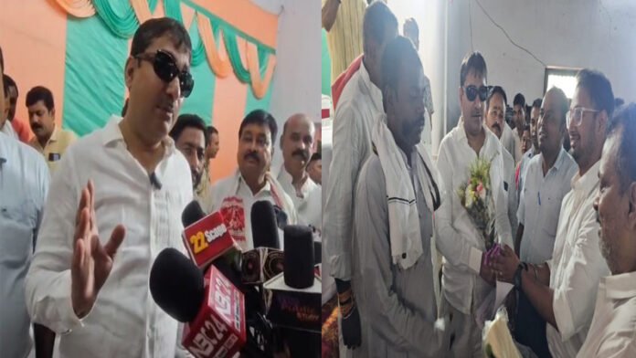 MLA ने बिक्रम प्रखंड के विभिन्न गांव के 42 सड़कों का किया शिलान्यास