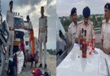 ट्रेन से शराब उतार कर ले जा रहे 2 तस्कर, बाइक के साथ गिरफ्तार