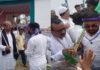 वक्फ बोर्ड का विरोध करना पड़ा महंगा, नेता पार्टी का झंडा लेकर आए तो बमक गया युवक