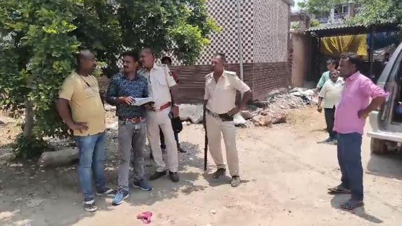 खून के प्यासे हो गए 2 पक्ष, व्यक्ति की कर दी पिटाई, मौत