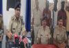 वाहन चेकिंग के दौरान 4 अपराधी गिरफ्तार, 2 पिस्टल व लाखों रुपए बरामद