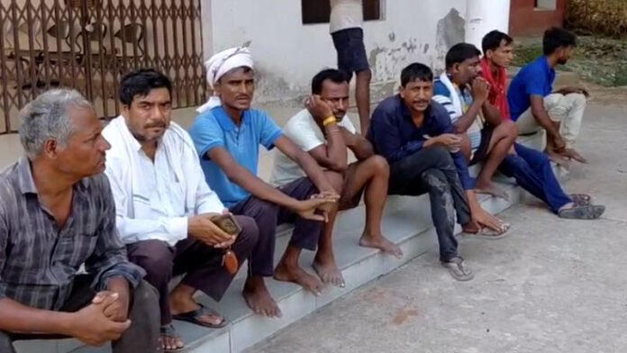 ट्रैक्टर पलट जाने से किसान की मौत