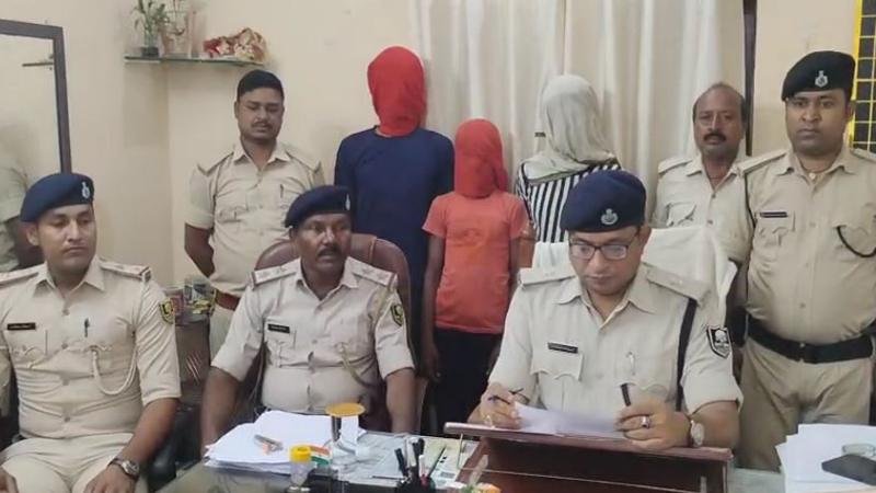 पैजामा के नाड़ा से गला घोटकर की हत्या, 3 गिरफ्तार