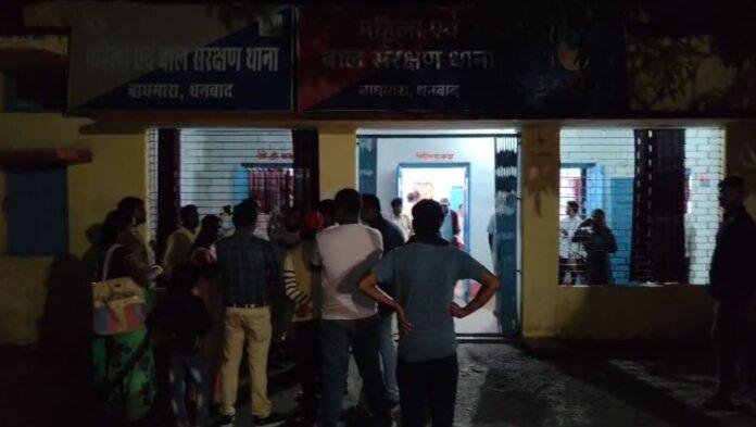 थाने में चले थप्पड़, खूब हुआ हंगामा, महिला थाना प्रभारी...