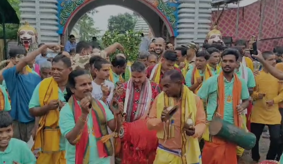 Bokaro में भव्य तरीके से निकली भगवान जगन्नाथ की रथ यात्रा, लाखों श्रद्धालू हुए शामिल... Bokaro नाचते गाते रथयात्रा में शामिल हुए लोग
