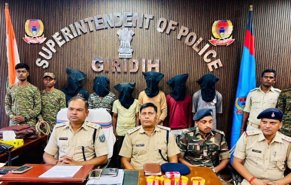 Giridih Crime : पिस्टल, पायल और पाप! ज्वेलर्स लूटकांड का सनसनीखेज खुलासा, 6 शातिर गिरफ्तार...