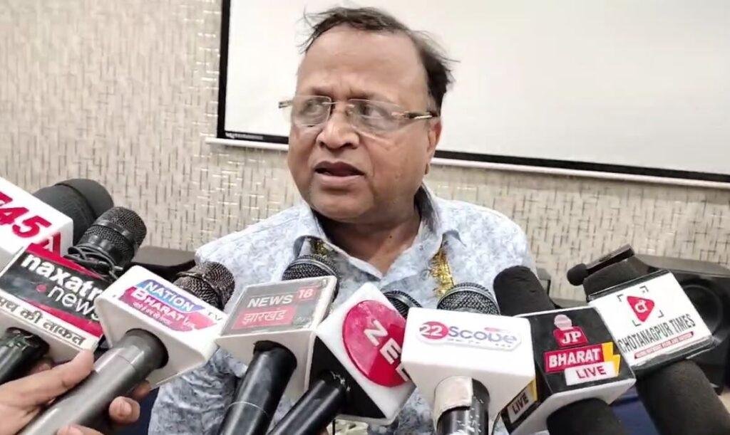 Dhanbad क्लब का चुनाव संपन्न, चेतन गोयंका सुने गए वरीय उपाध्यक्ष... Dhanbad रूपेश बंसल ने धीरज सिंह को 134 मतों केअंतर से हराया