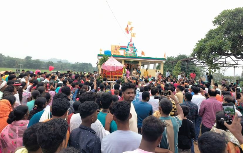 Gumla : टिनटागर में धूमधाम से निकली भगवान जगन्नाथ की रथ यात्रा, उमड़ा आस्था का सैलाब... Gumla : उमड़ी भक्तो की भीड़