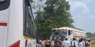 Latehar Accident : मौत की रफ्तार: बस-टैंकर की जोरदार भिड़ंत, दोनों चालक सहित कई गंभीर...