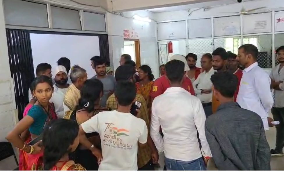 Hazaribagh में नहीं घट रहा अपराध, अपराधियों ऑटो रोककर दो लोगों को मारी गोली...