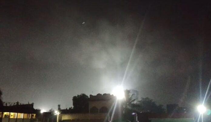 Nirsa: मैथन सिरेमिक फैक्ट्री से निकल रहे प्रदूषण ने बढ़ाई चिंता, 70% लोग गंभीर बीमारी से ग्रस्त