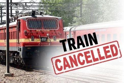 Chakradharpur: झारखंड की 8 ट्रेनें 8 दिनों के लिए रद्द