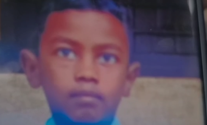 Koderma Accident : बुझ गया घर का इकलौता चिराग, टोटो की चपेट में आकर मासूम की मौत... Koderma Accident : घर का इकलौता बेटा था मृतक