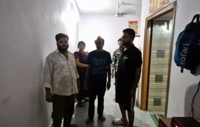 कीू Hazaribagh : अंधेरी रात में घर पर पड़ गई लाखों की डकैती, जांच में जुटी पुलिस...