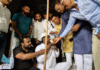 Hazaribagh : 6 दिनों से बैठा था अनशन पर, सांसद मनीष जायसवाल ने जूस पिलाकर तुड़वाया...